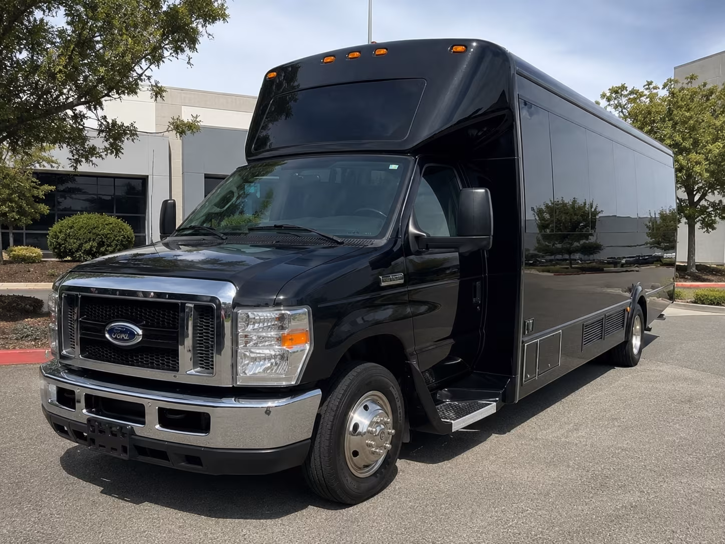 bachelor party bus rentals for reno golf course runs