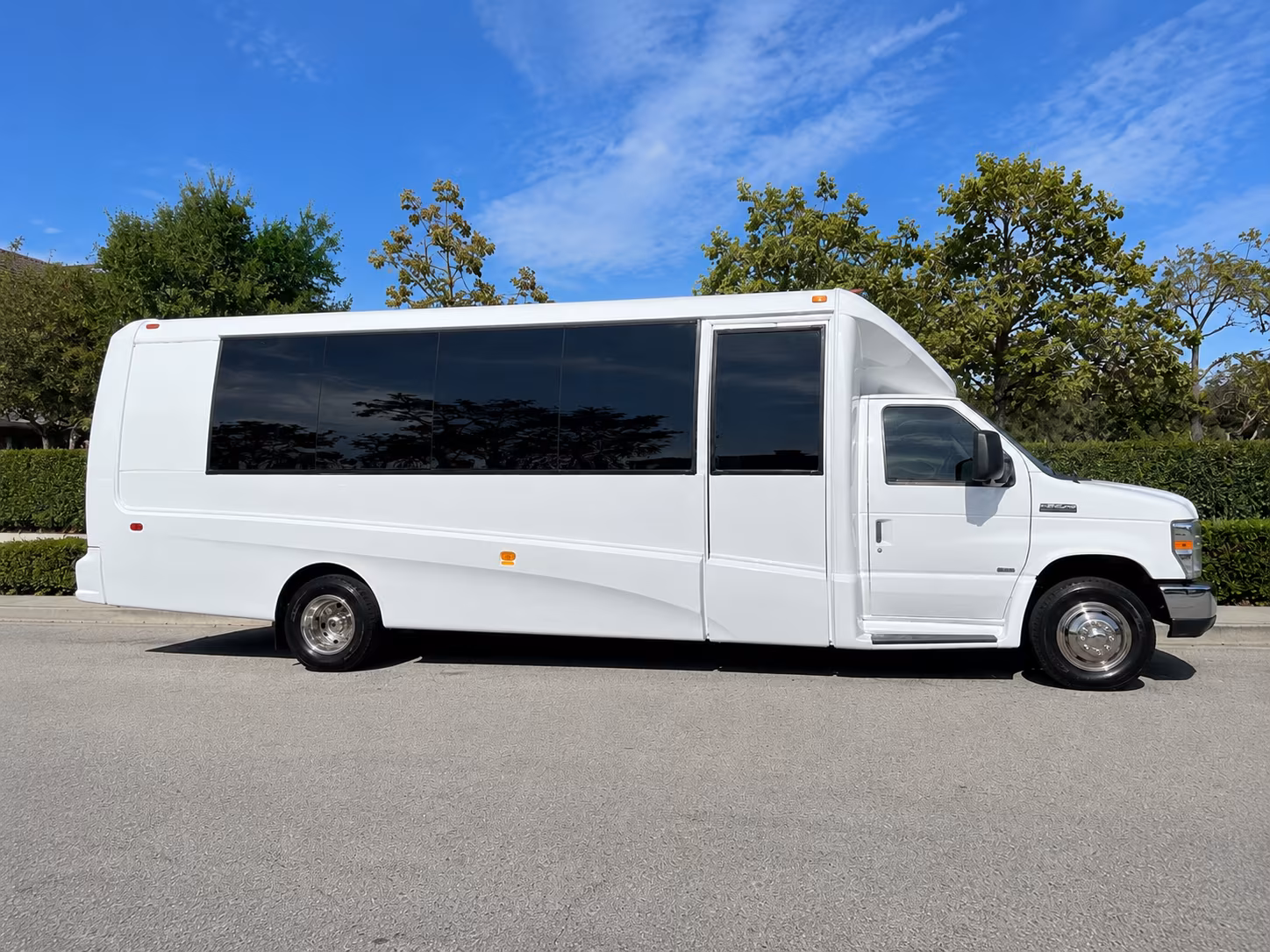 find and book transportation for your next wedding 4